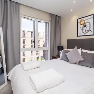 Luxury Within The Walls Apartment York